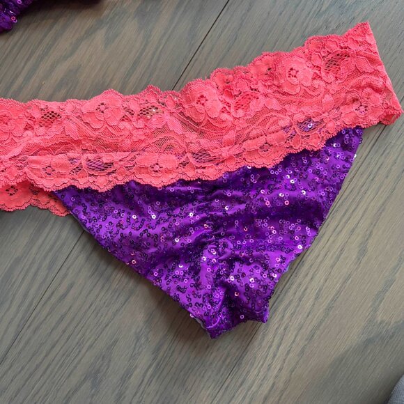 Pinkini Bikini - Picture 4 of 5